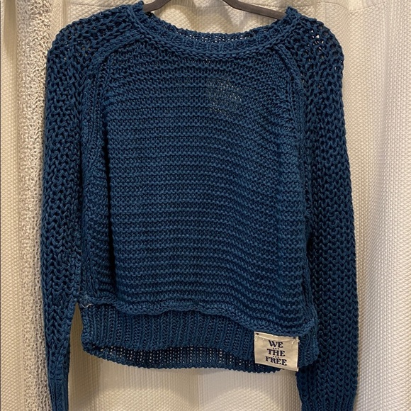 WE THE FREE MAJOLICA BLUE ESSENTIAL KNIT LINEN CREW SWEATER HEIRLOOM COLLECTION - Picture 4 of 9